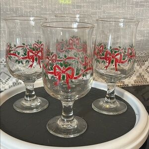 Holiday Glass Set with Red Green Holy Design